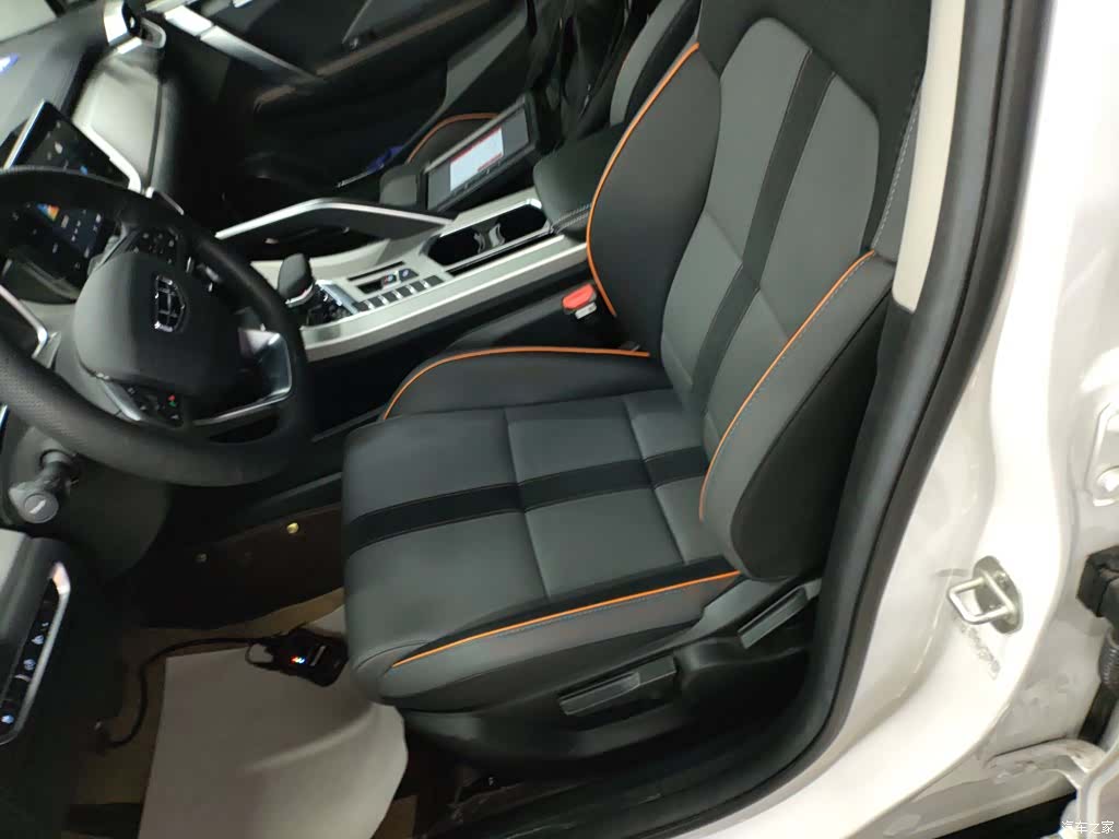 Geely Coolray, 2025 15