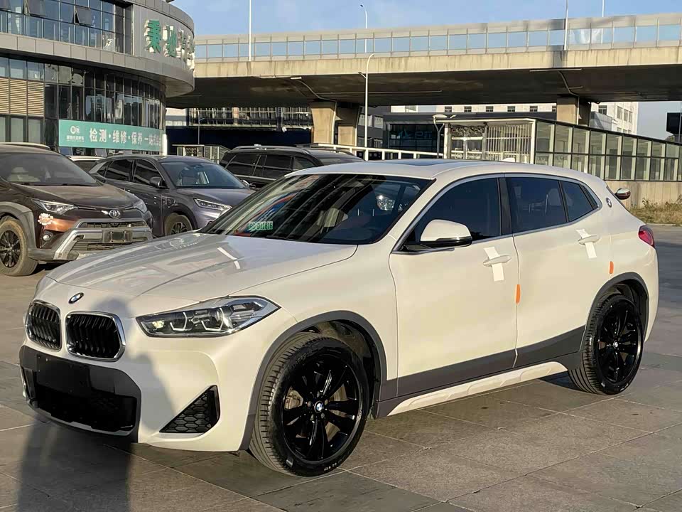 BMW X2