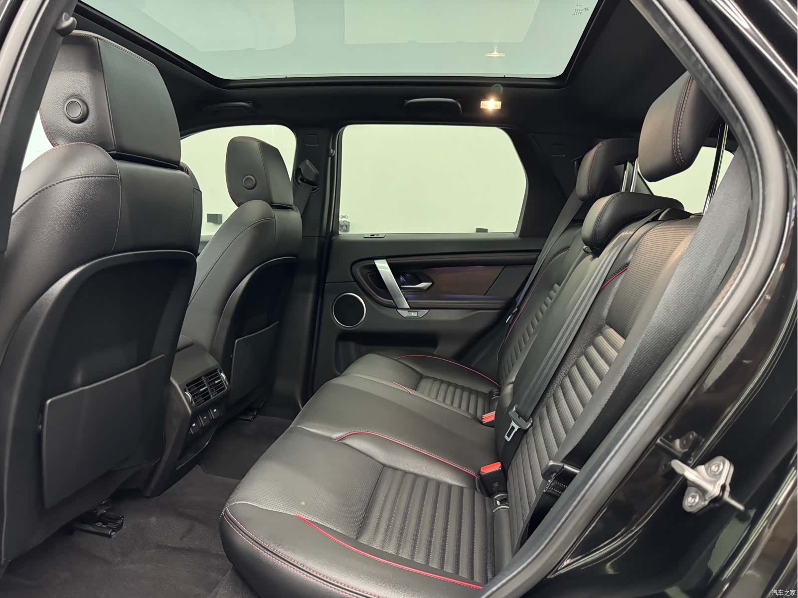 Land Rover Discovery, 2023 6