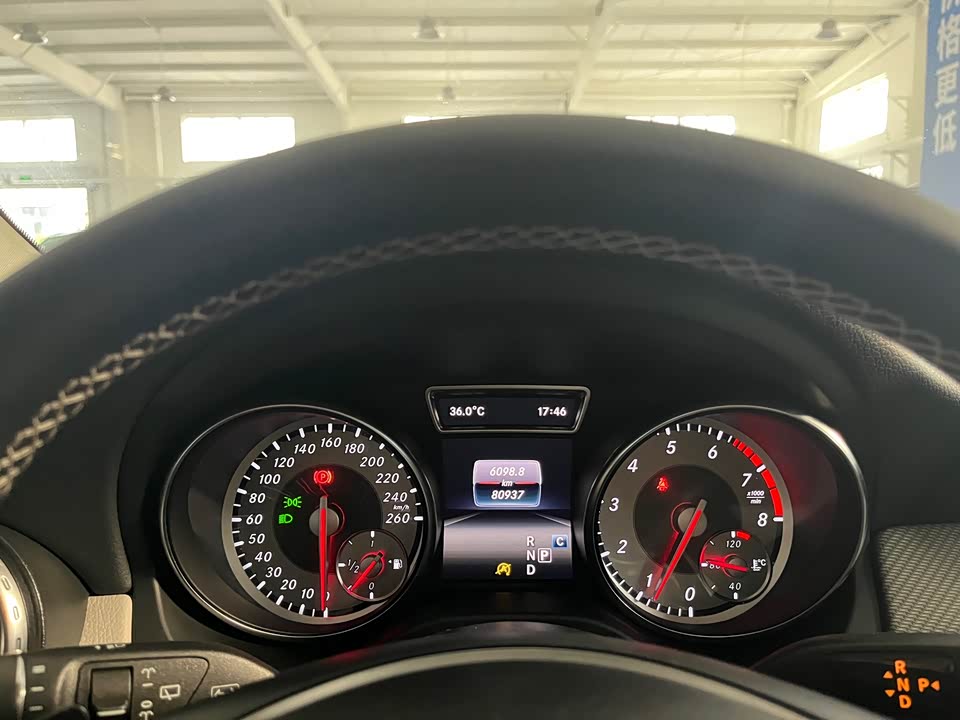 Mercedes-Benz GLA Mercedes-Benz GLA