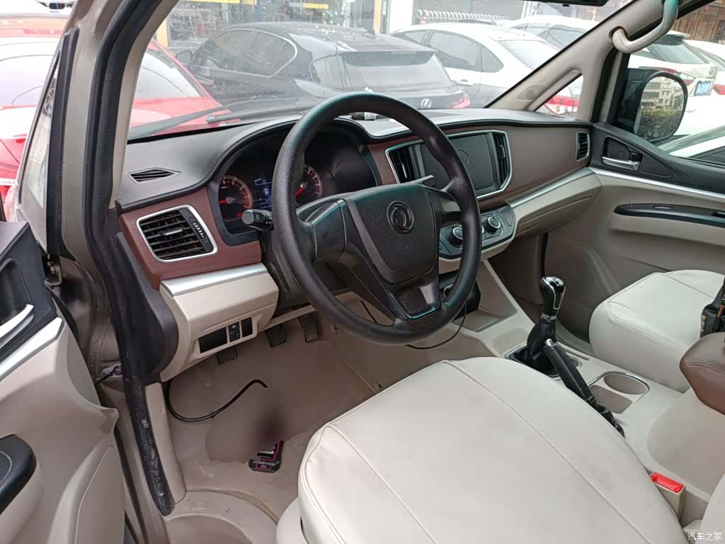 DongFeng M5, 2017 10