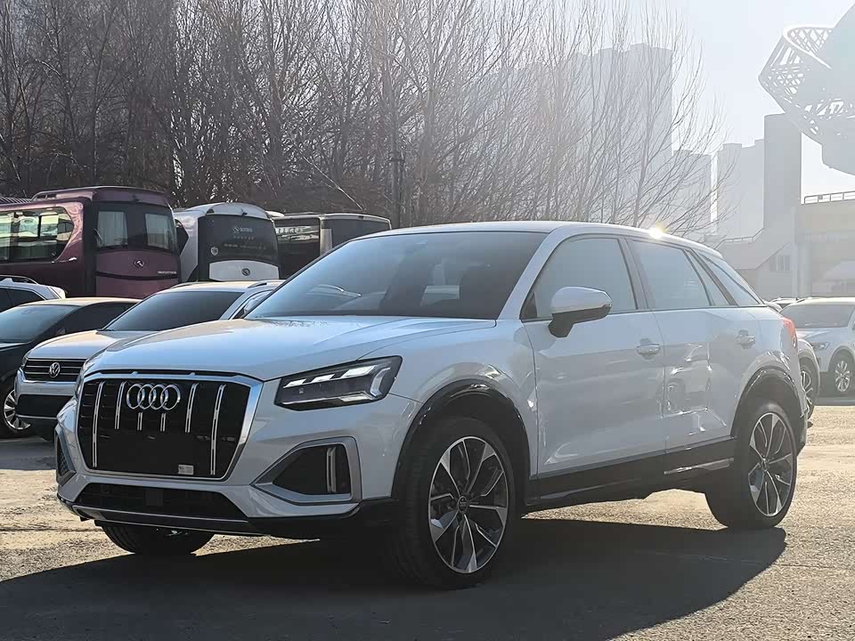 Audi Q2L