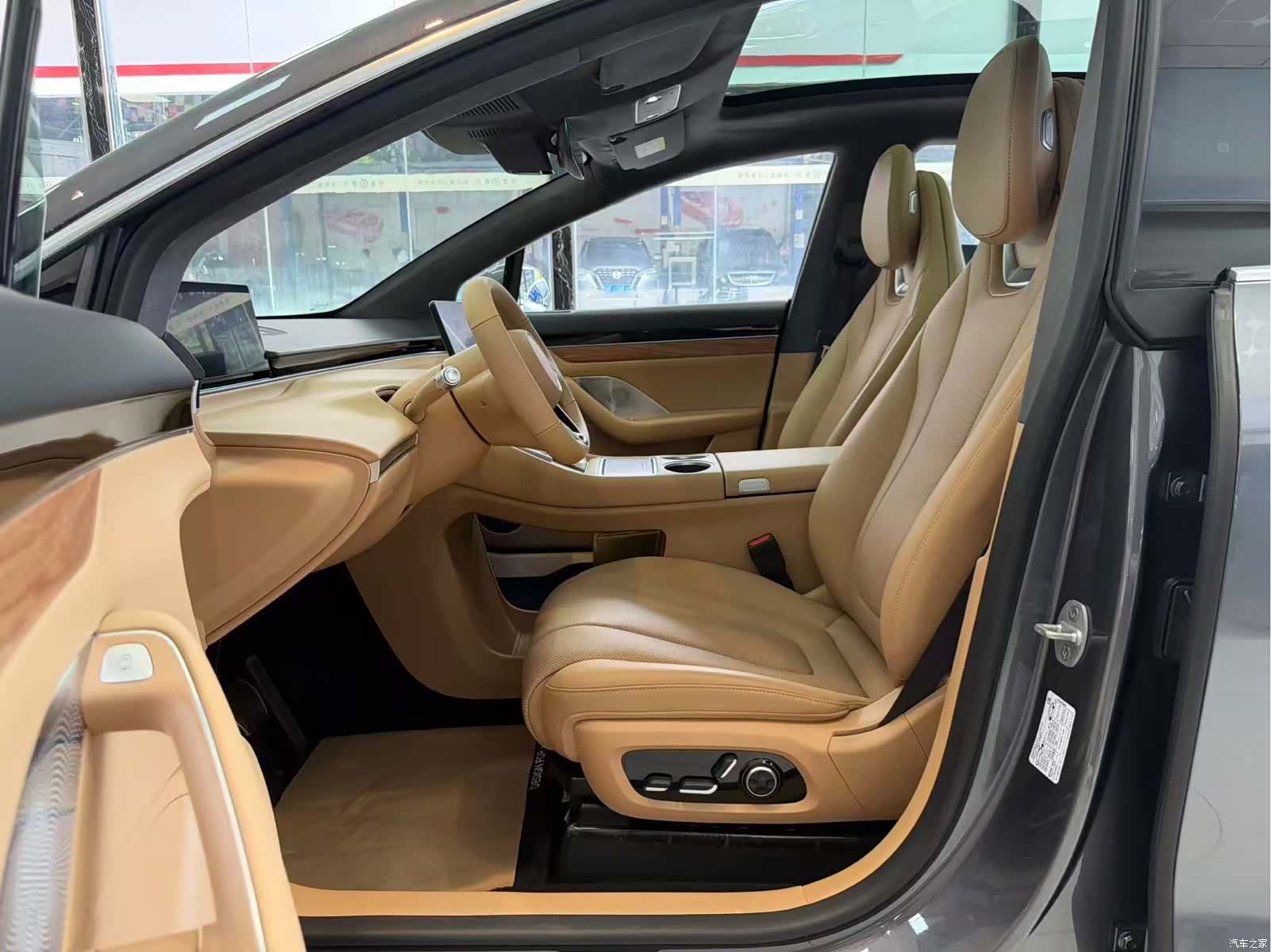 Luxeed R7, 2025 6
