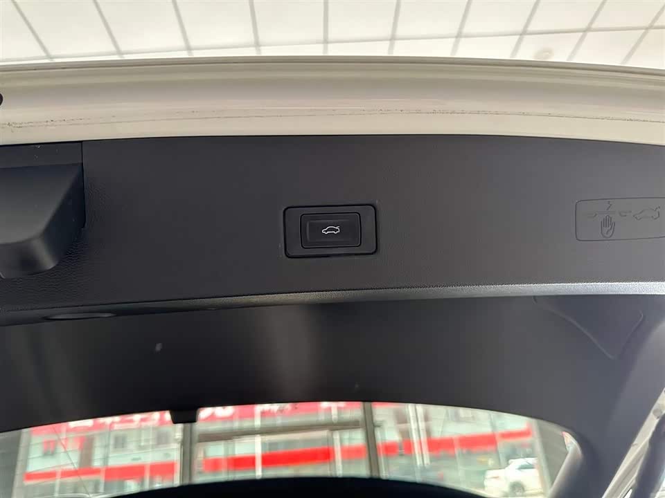 Volkswagen T-ROC exploring Songs