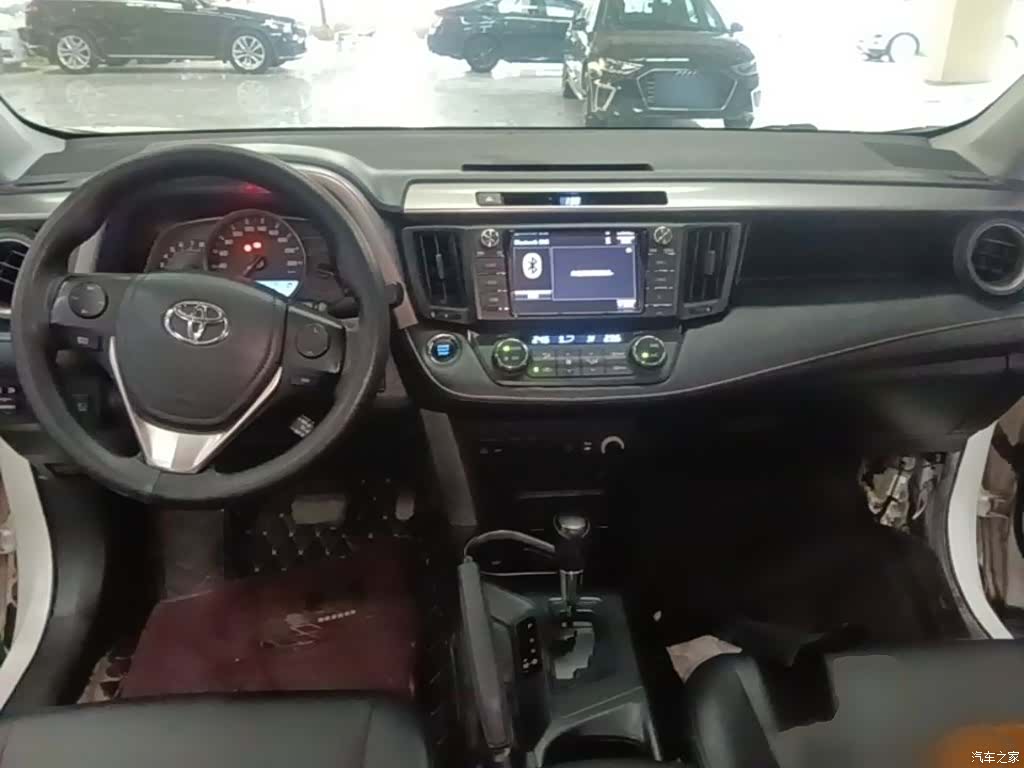 Toyota RAV4, 2017 10