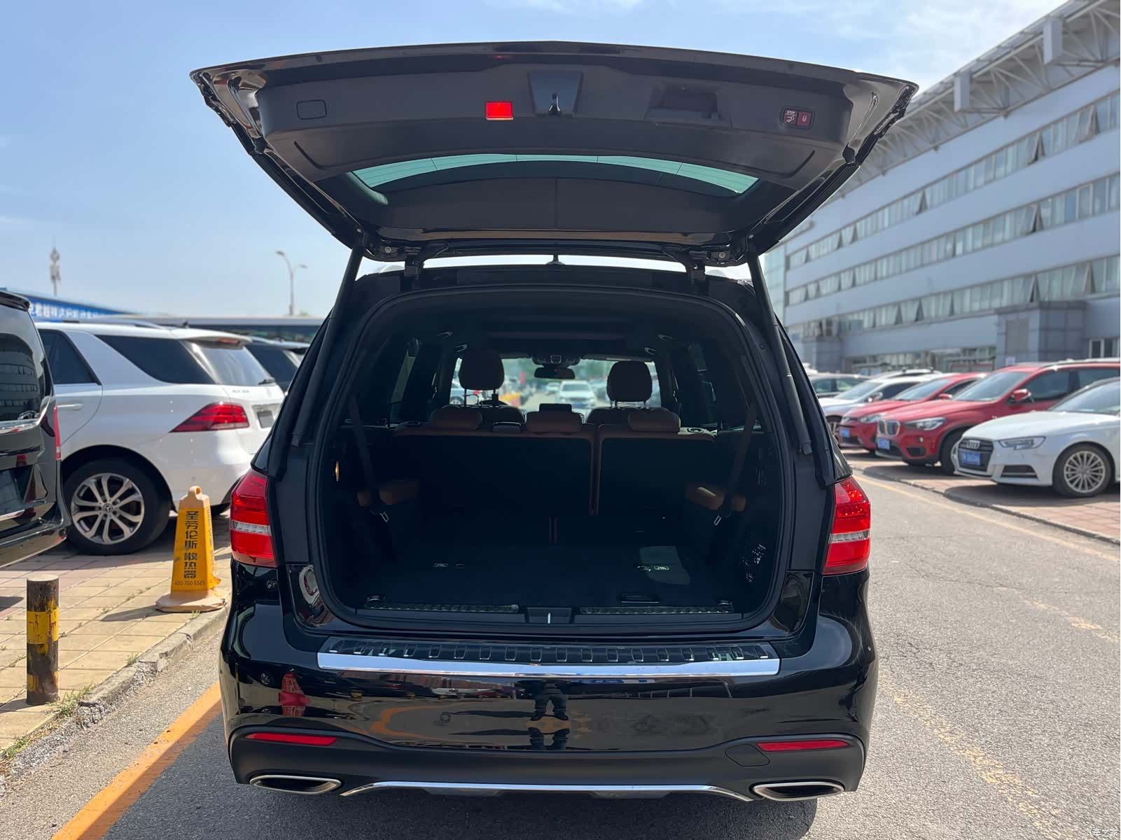 Mercedes-Benz GLS, 2018 28