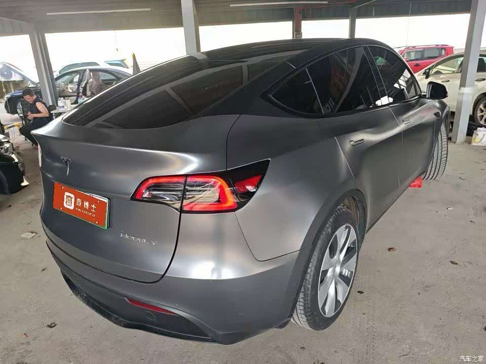 Tesla Model Y, 2022 4