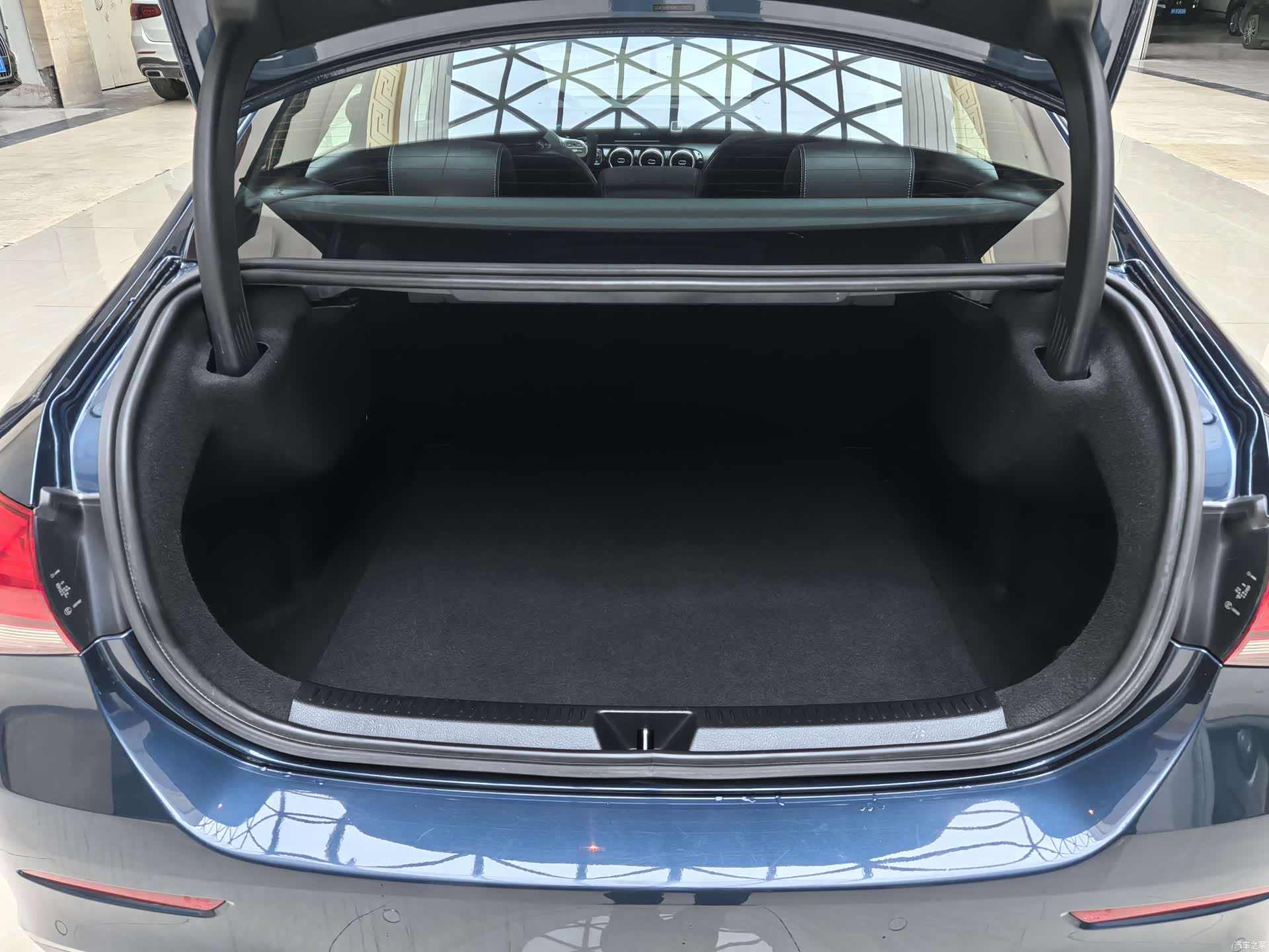 Mercedes-Benz A-Class, 2019 14