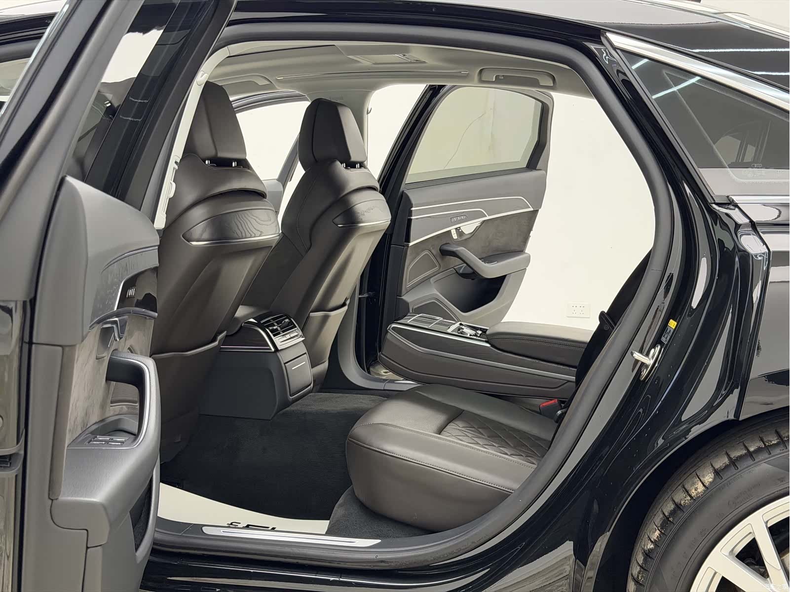 Audi A8L, 2021 20