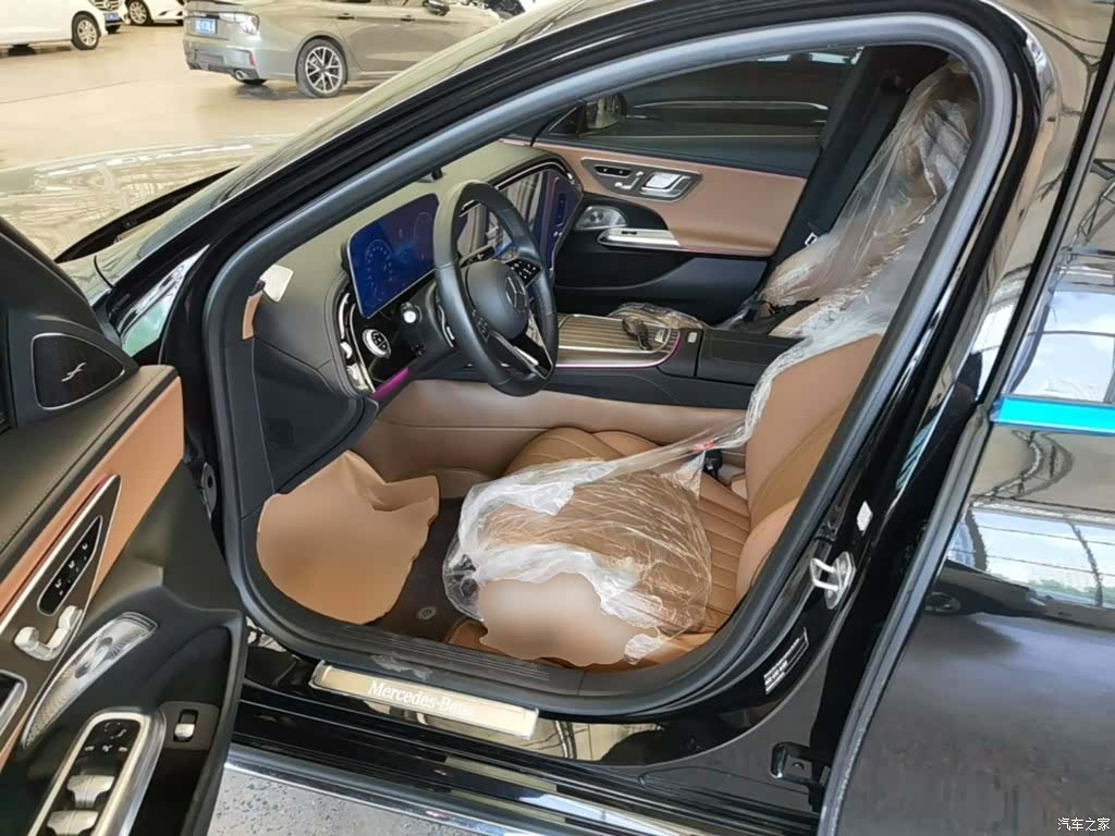Mercedes-Benz E-Class, 2024 15