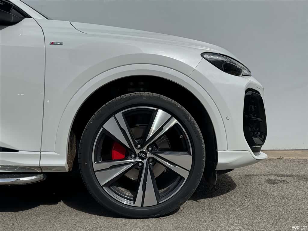 Audi Q5L, 2026 22