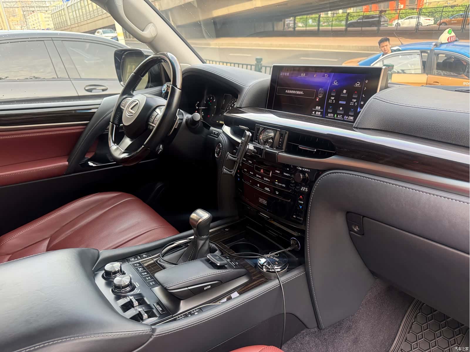 Lexus LX, 2019 12