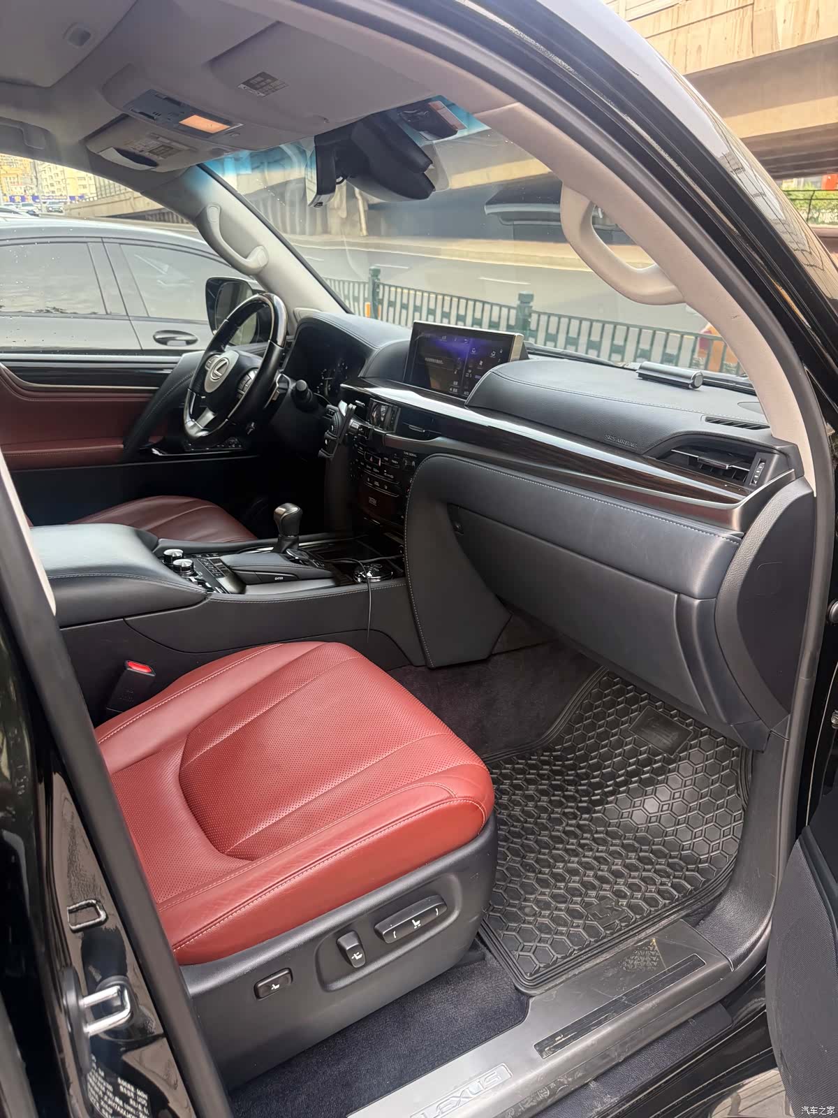 Lexus LX, 2019 11