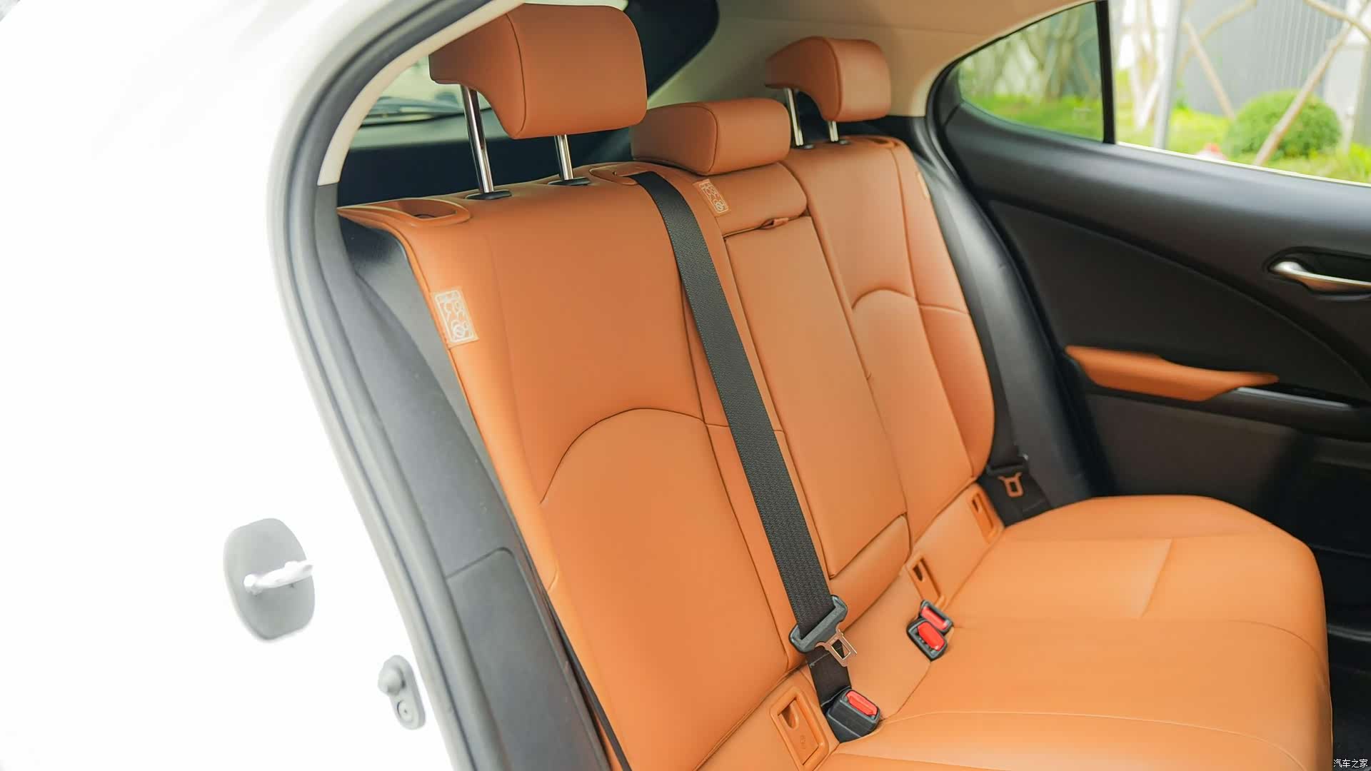 Lexus UX, 2021 15