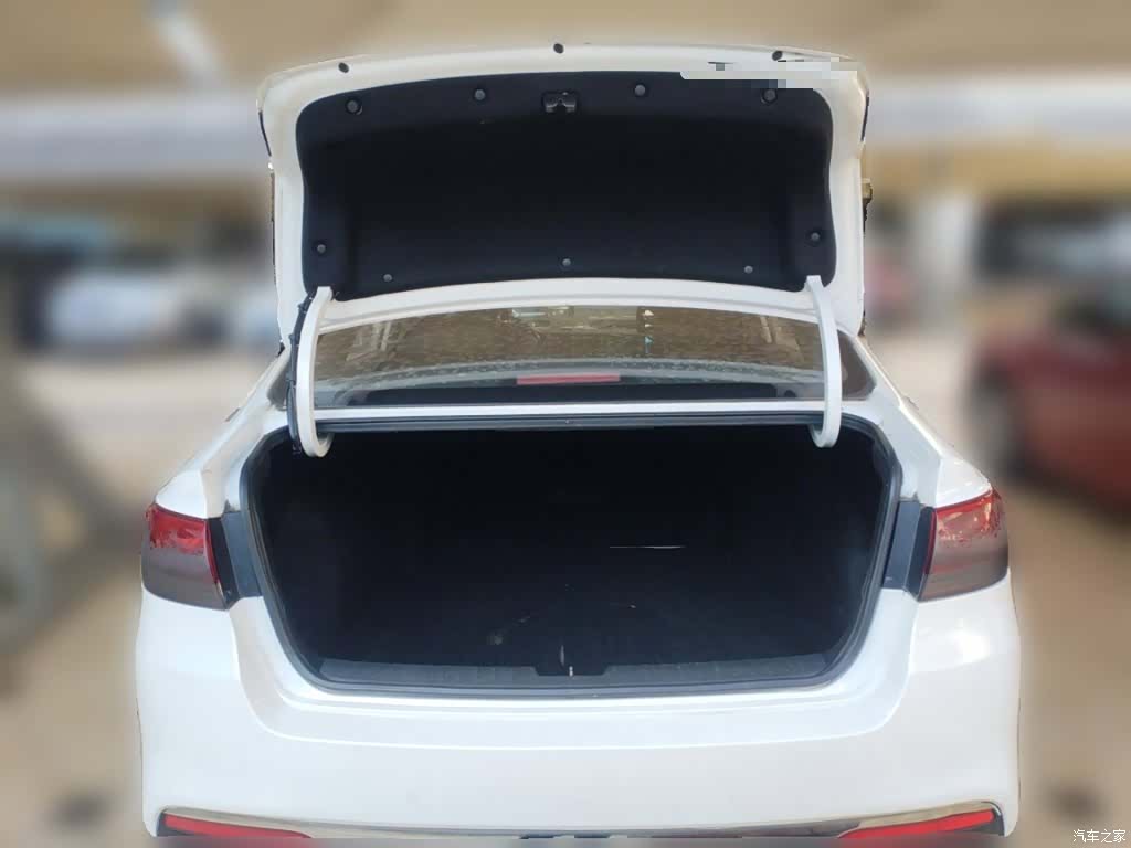 Kia K4, 2015 10