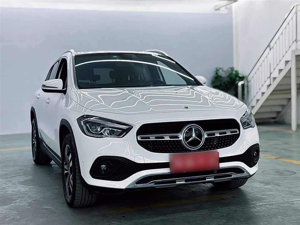 Mercedes-Benz GLA Mercedes-Benz GLA