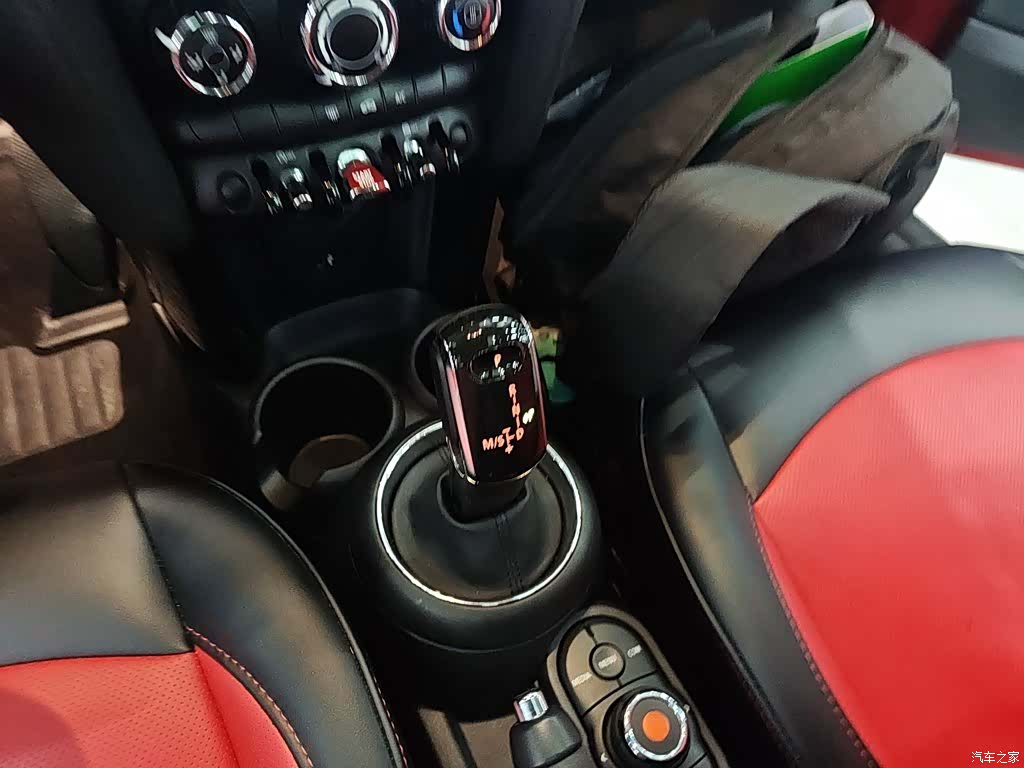 Mini ONE, 2020 14