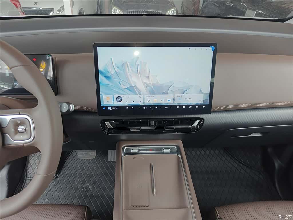 Wuling 730, 2025 9