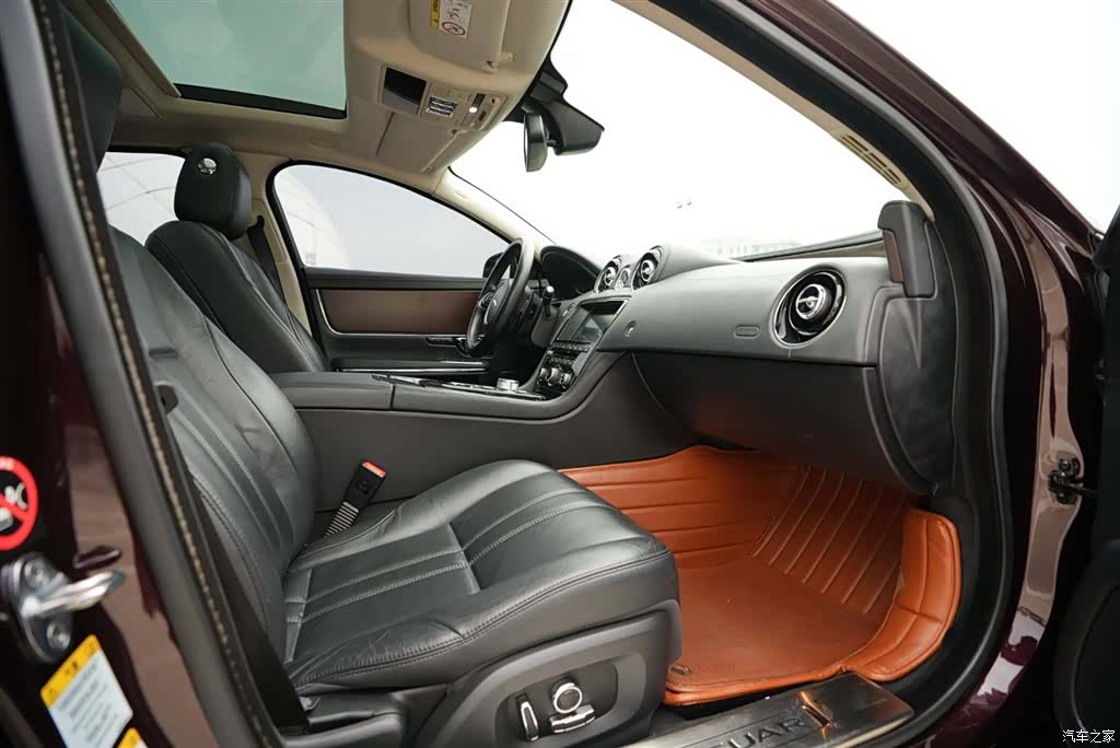 Jaguar XJ, 2017 7
