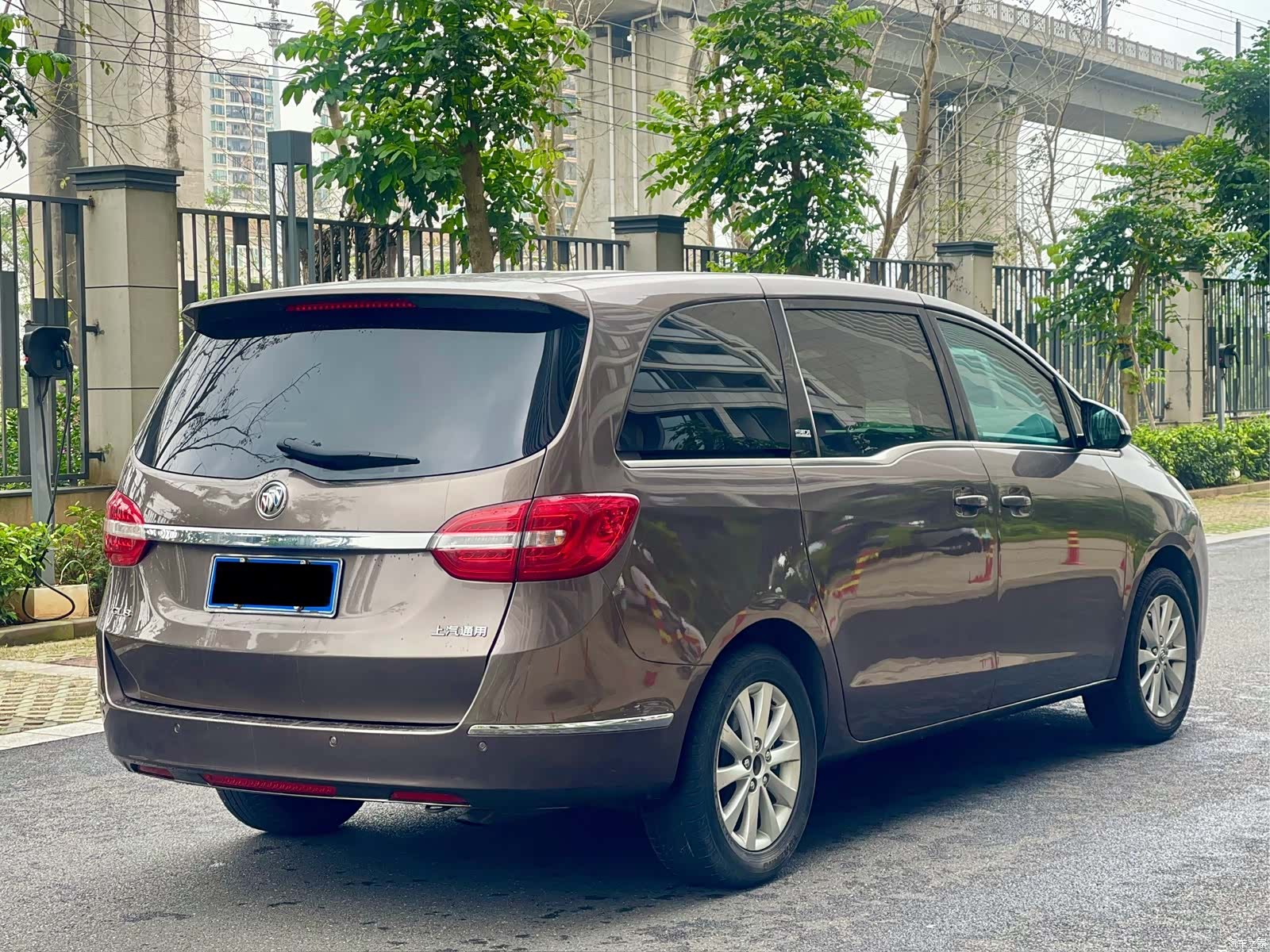 Buick GL8, 2016 9