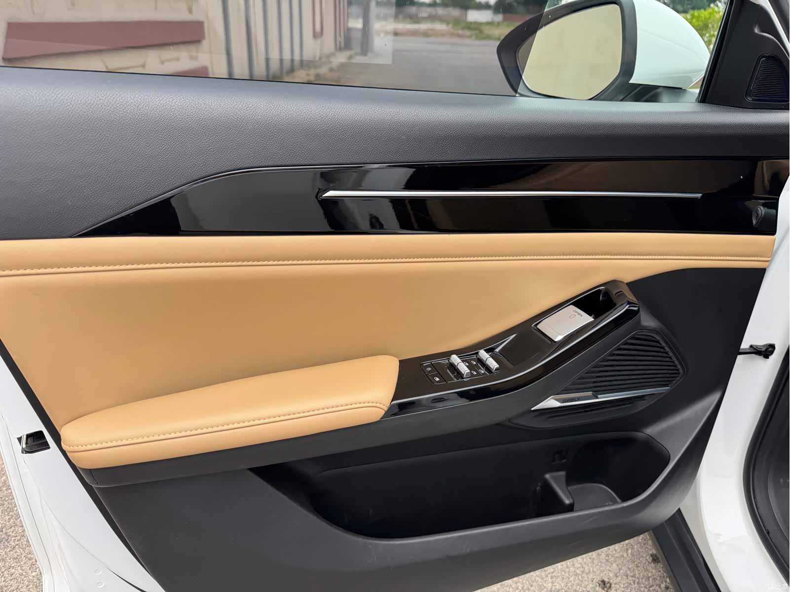 Geely Galaxy L6, 2023 13