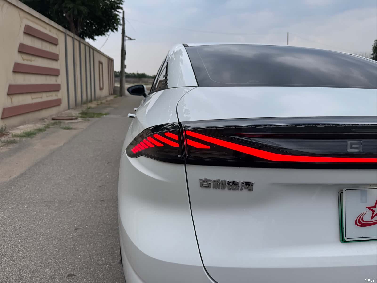 Geely Galaxy L6, 2023 24
