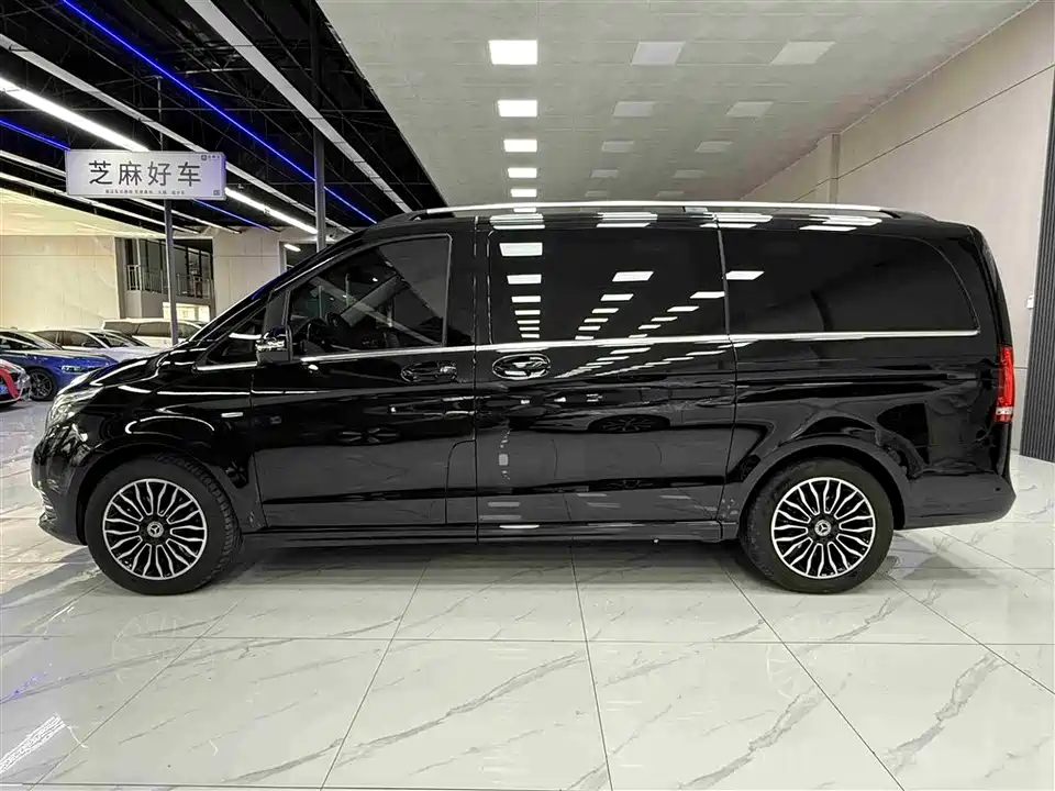 Mercedes-Benz V-class