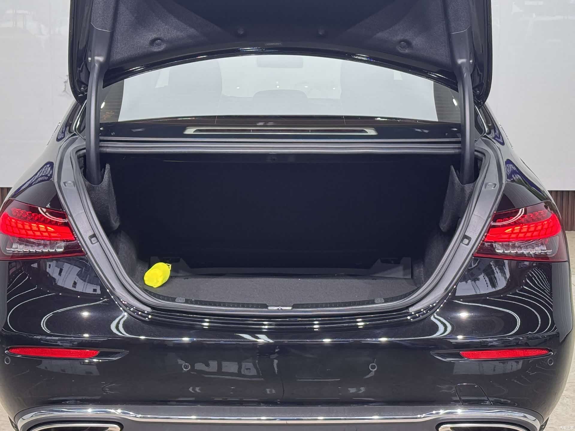 Mercedes-Benz E-Class, 2022 20