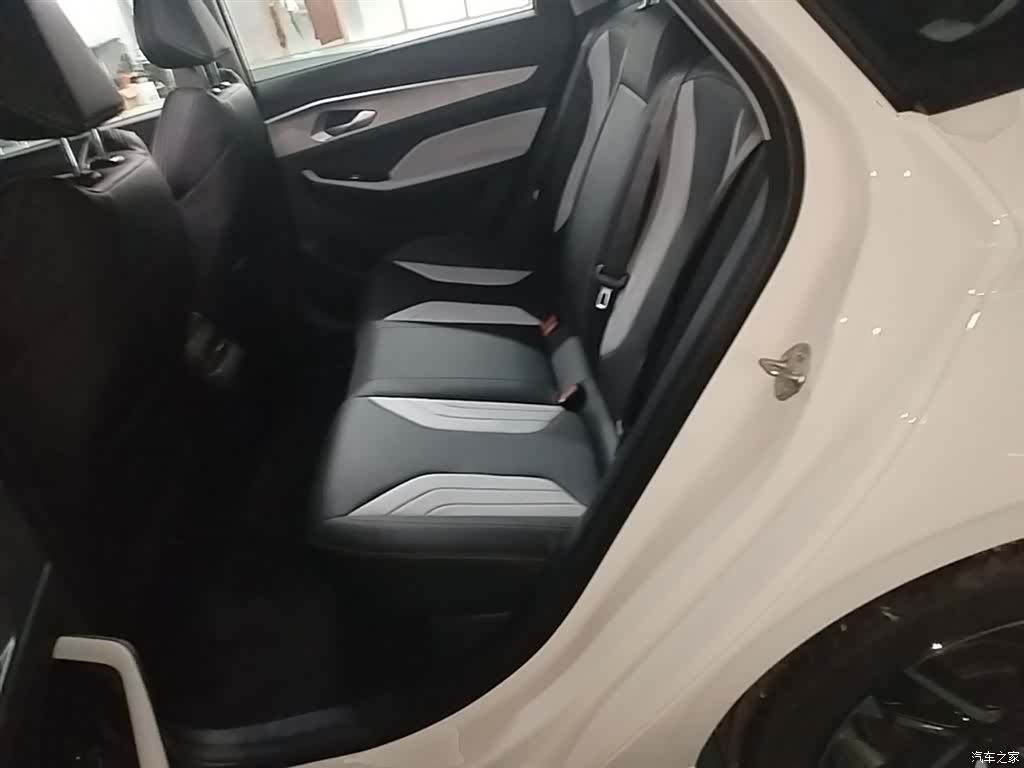 Geely Binray, 2024 17