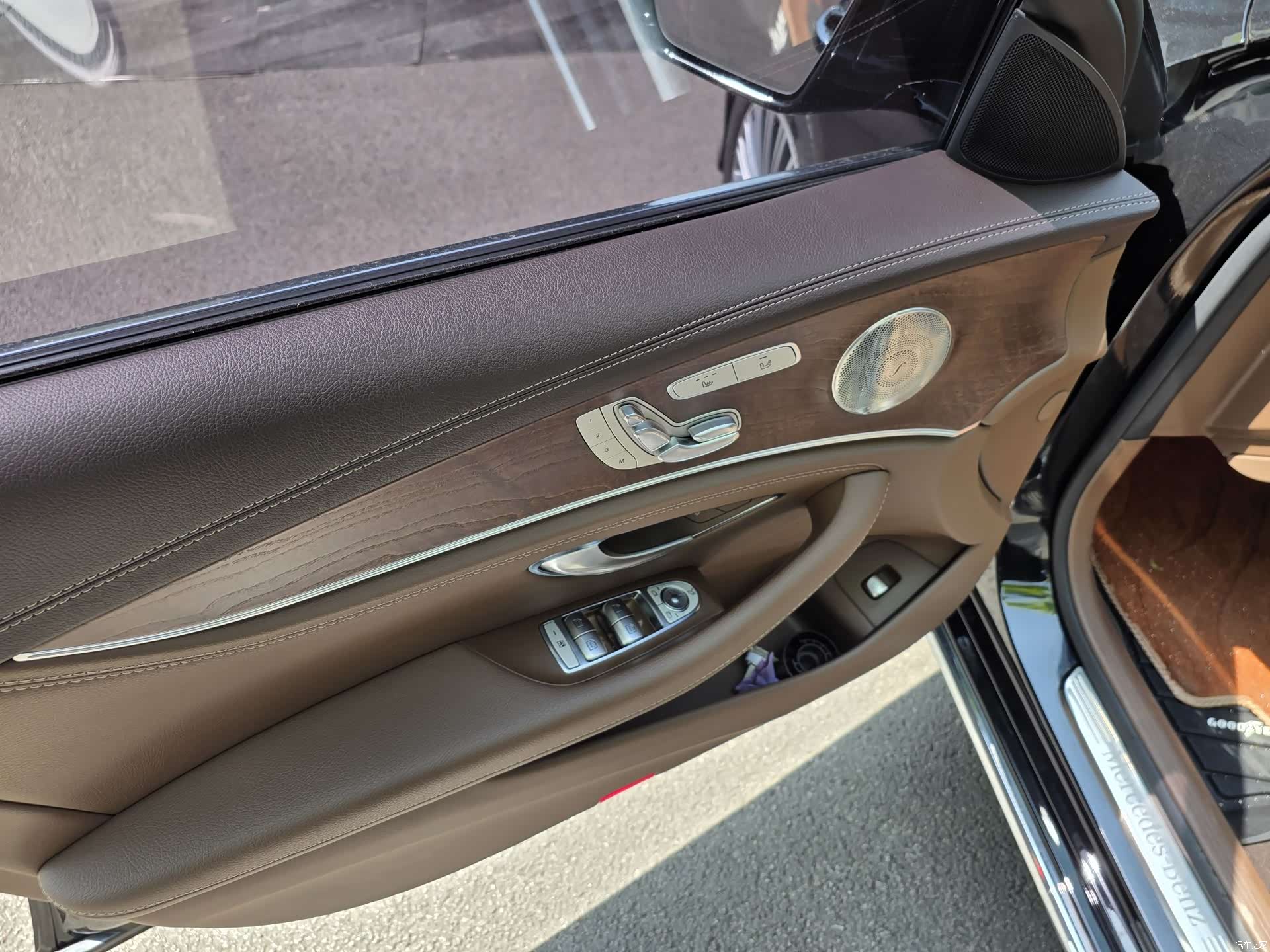 Mercedes-Benz E-Class, 2023 16