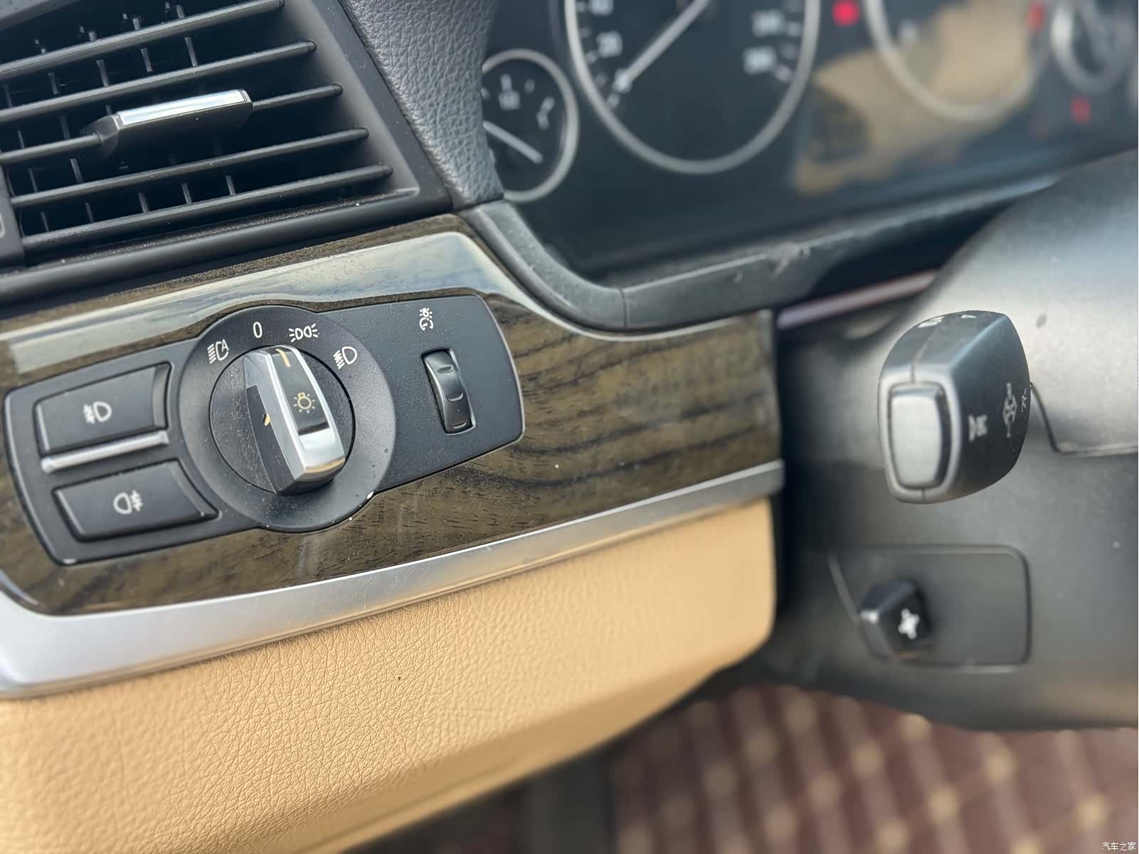 BMW 5 Series, 2011 15