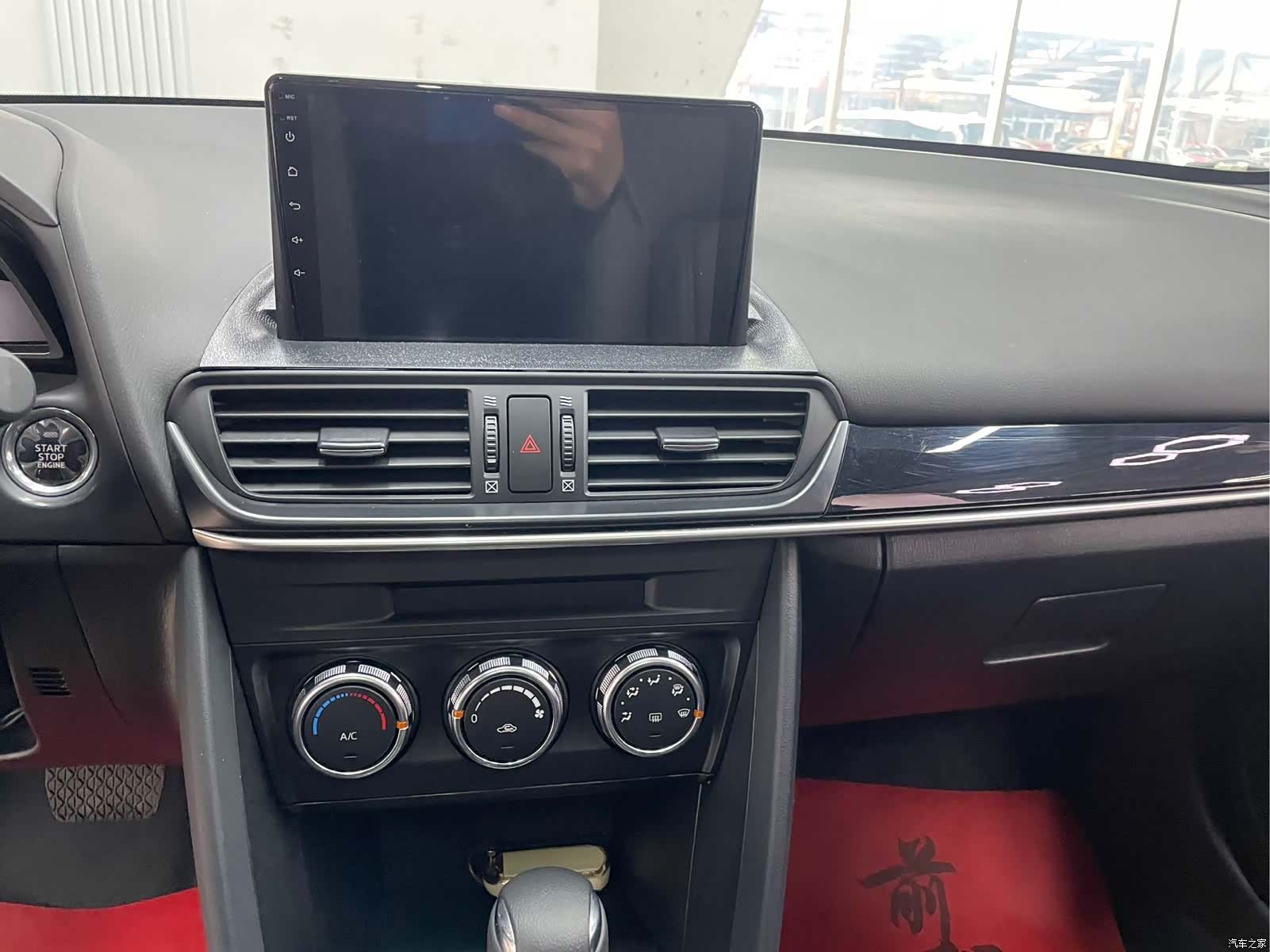 Mazda CX-4, 2023 11