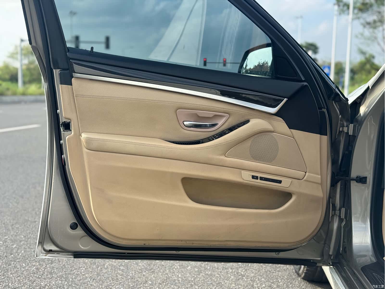 BMW 5 Series, 2011 14