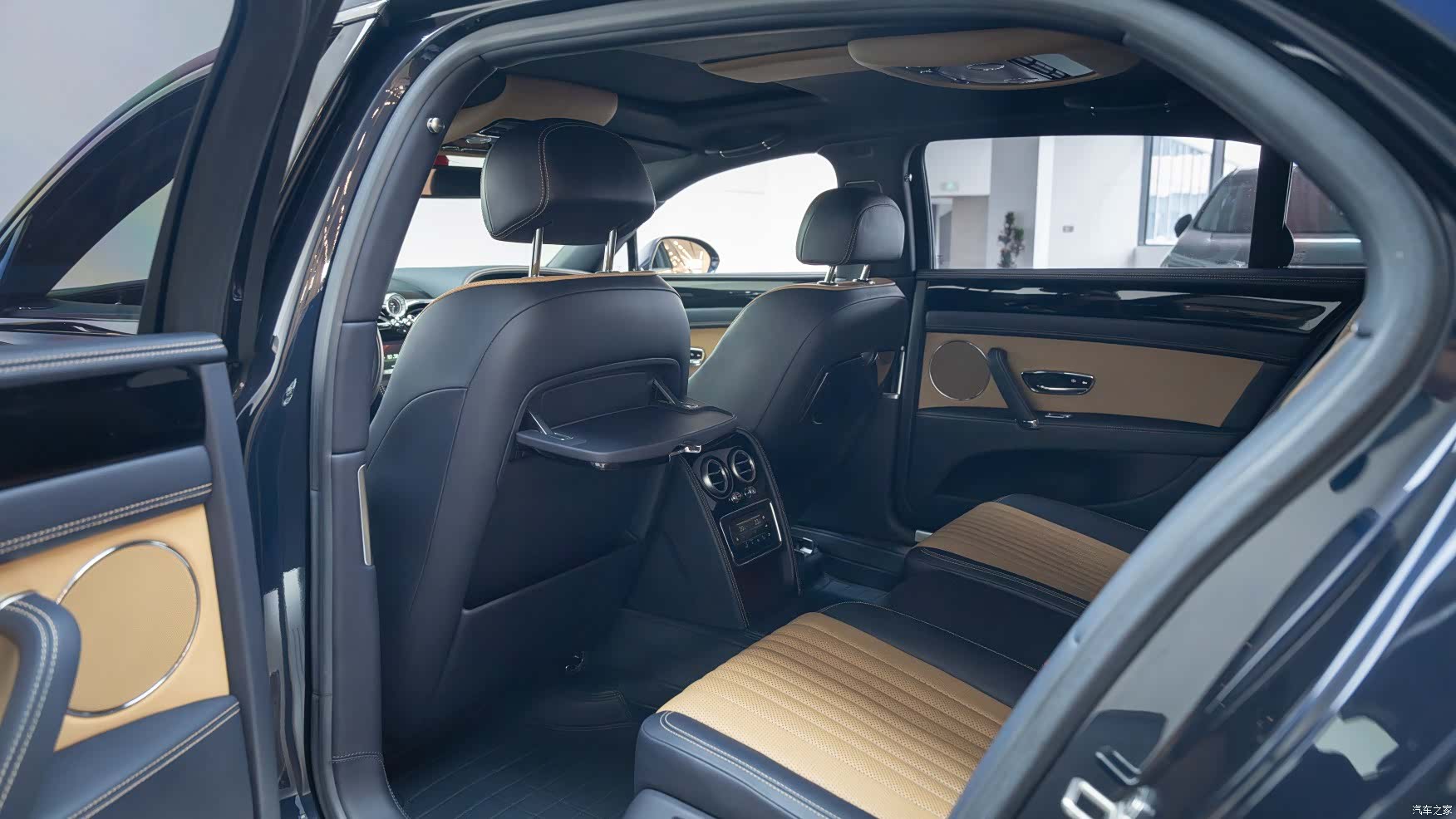Bentley Flying Spur, 2017 15