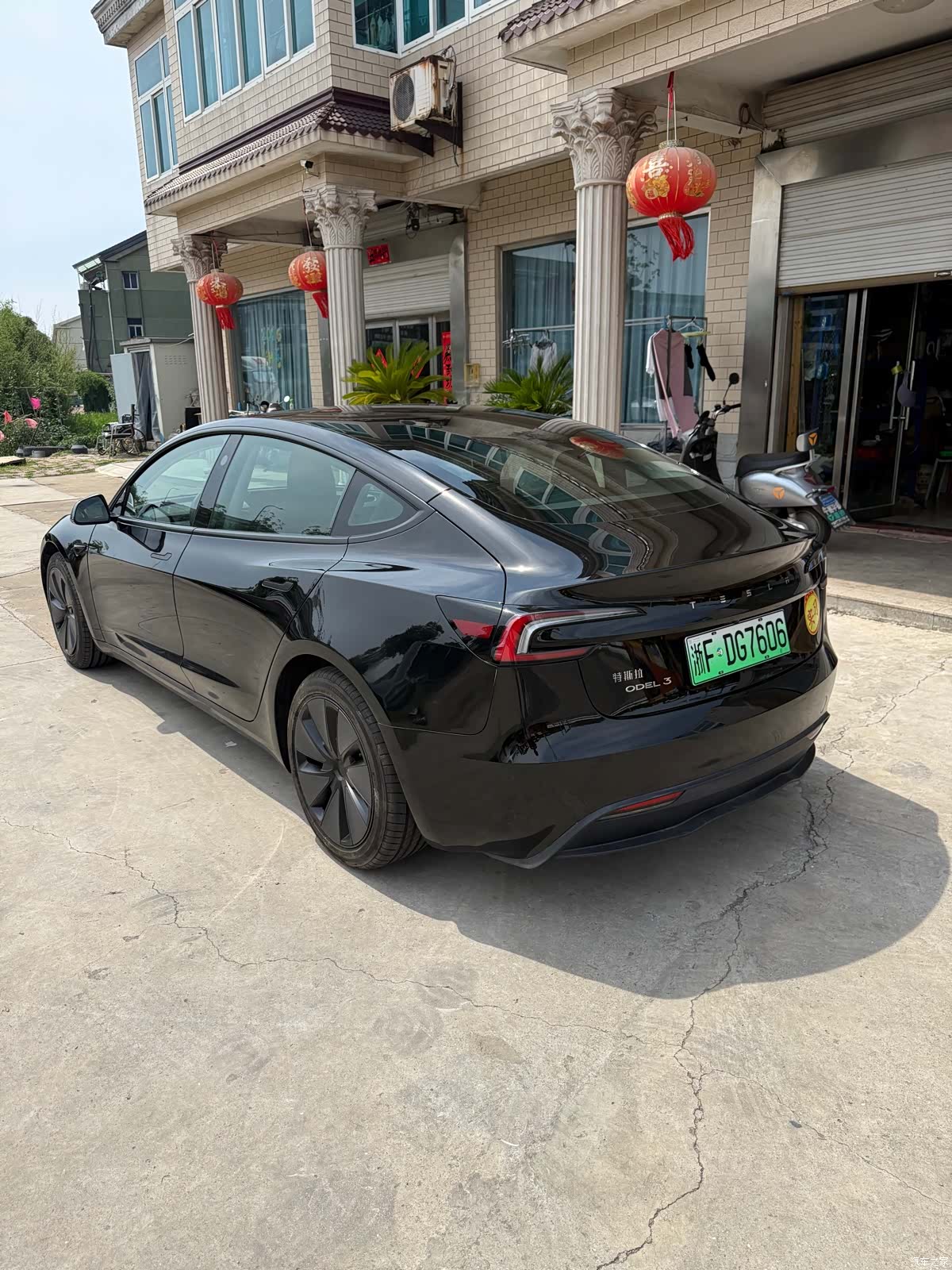 Tesla Model 3, 2025 8