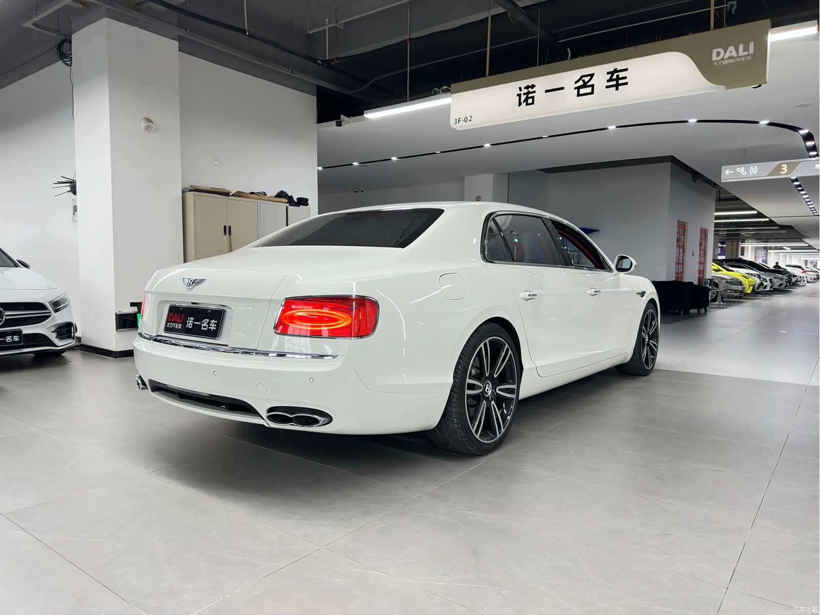 Bentley Flying Spur, 2014 3