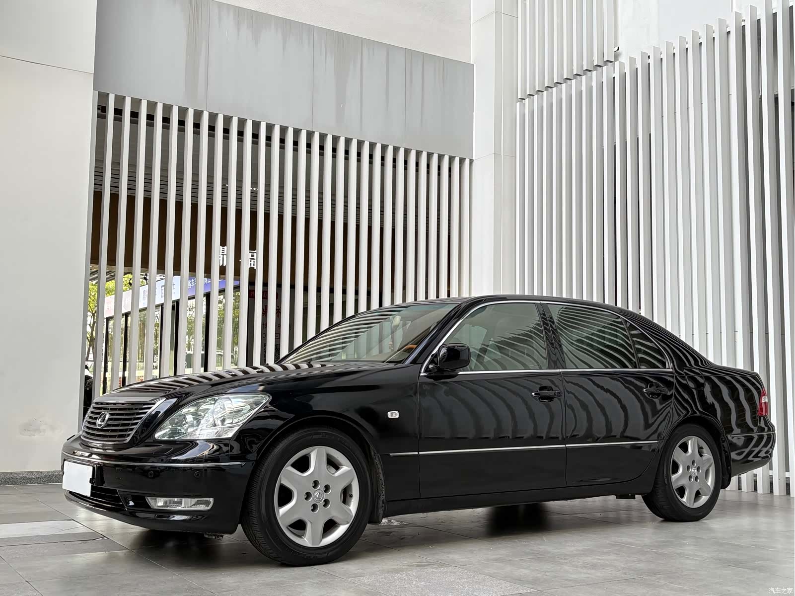 Lexus LS, 2005 1