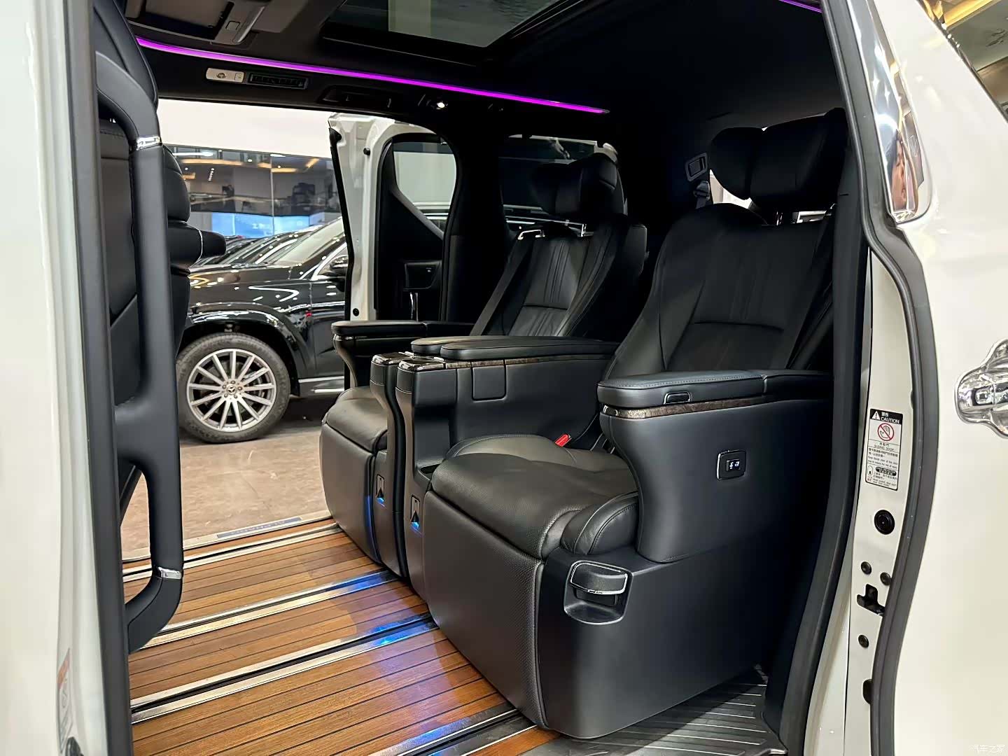 Toyota Alphard, 2018 8