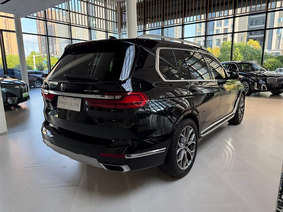 BMW X7