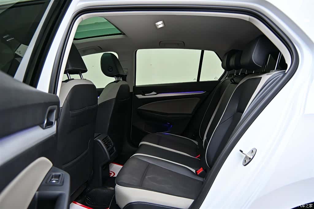 Volkswagen Golf, 2022 12