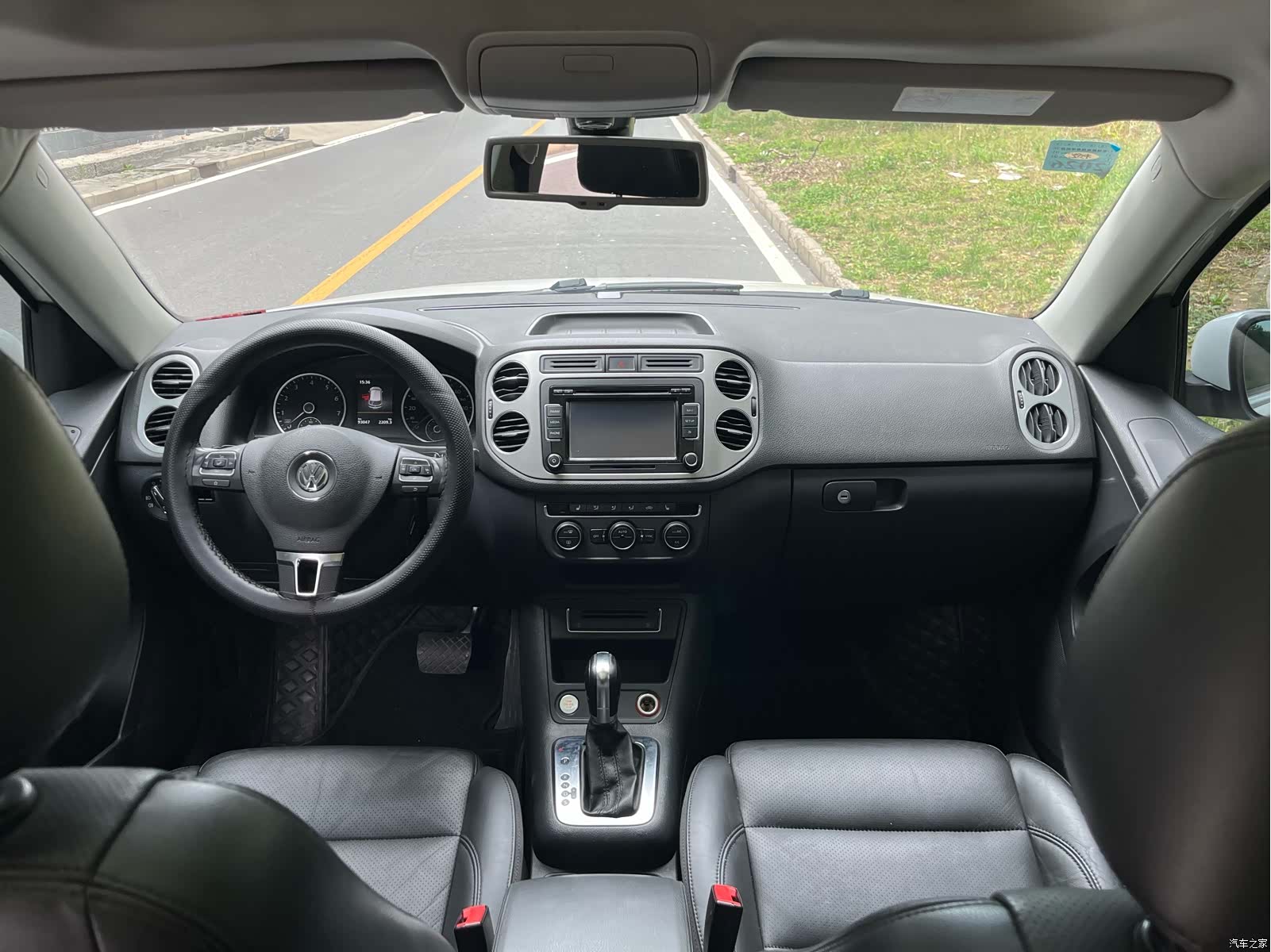 Volkswagen Tiguan, 2015 все фото