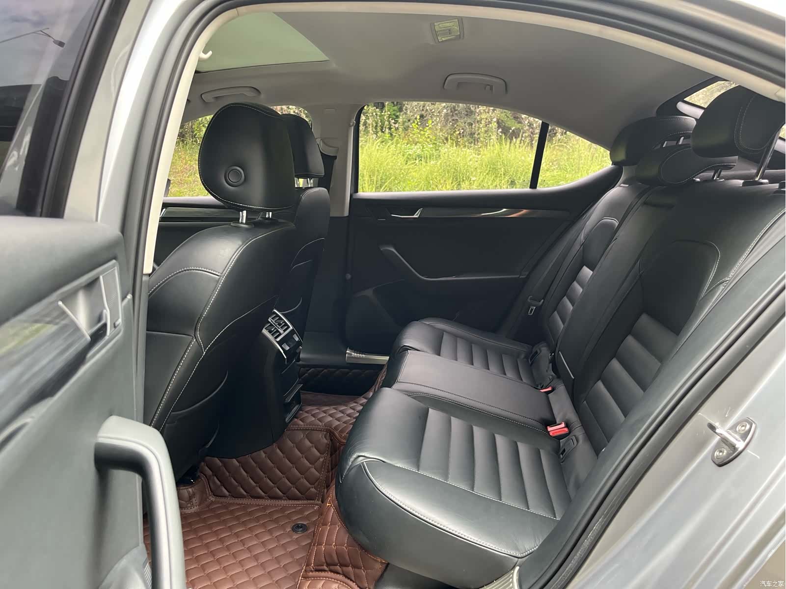 Skoda Superb, 2015 11