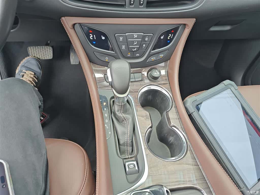 Buick Envision Plus, 2017 10
