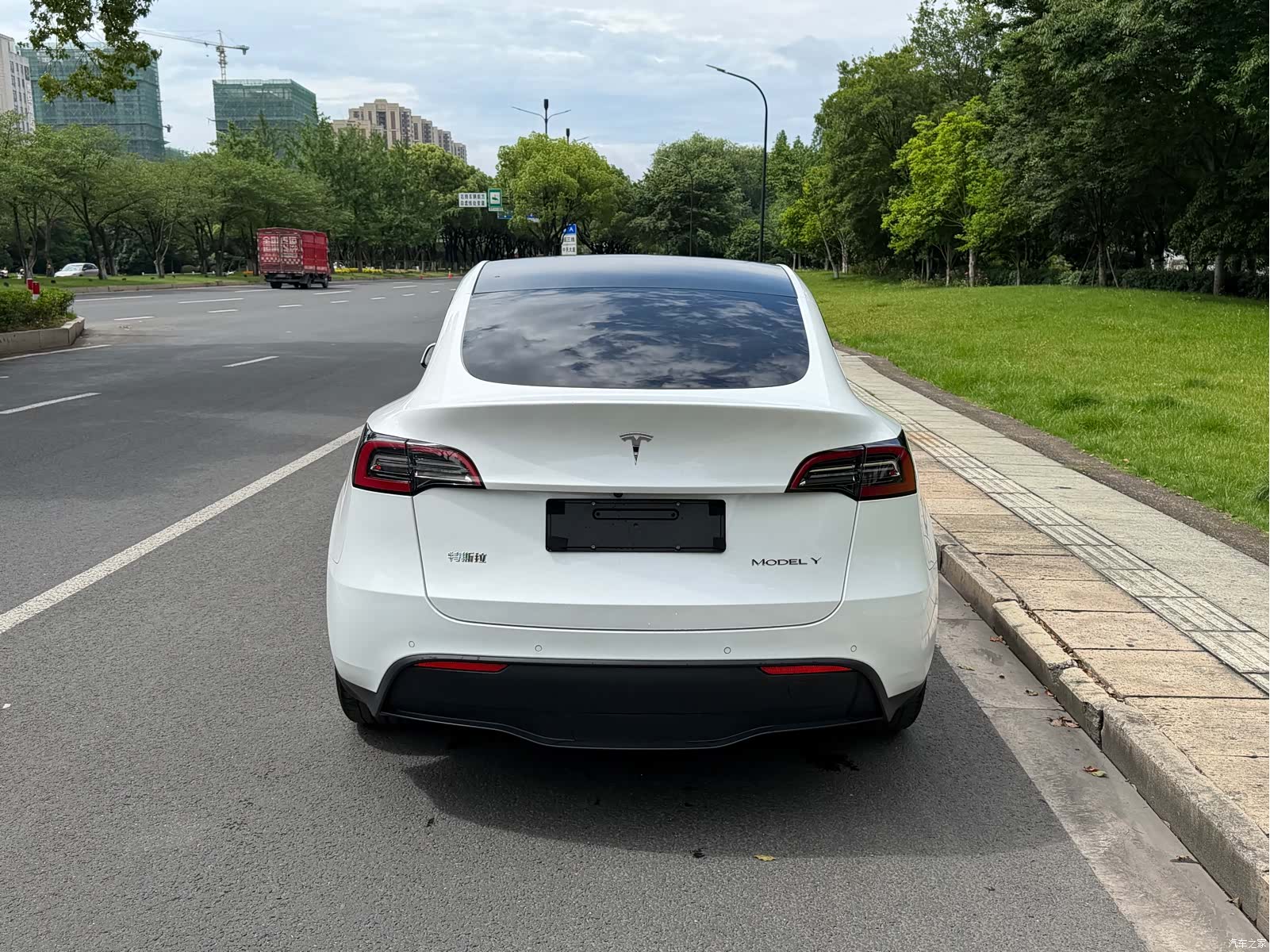 Tesla Model Y, 2022 7