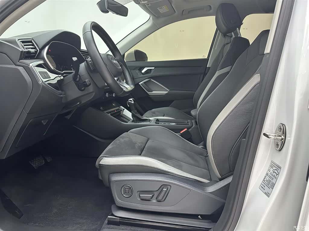 Audi Q3, 2023 12