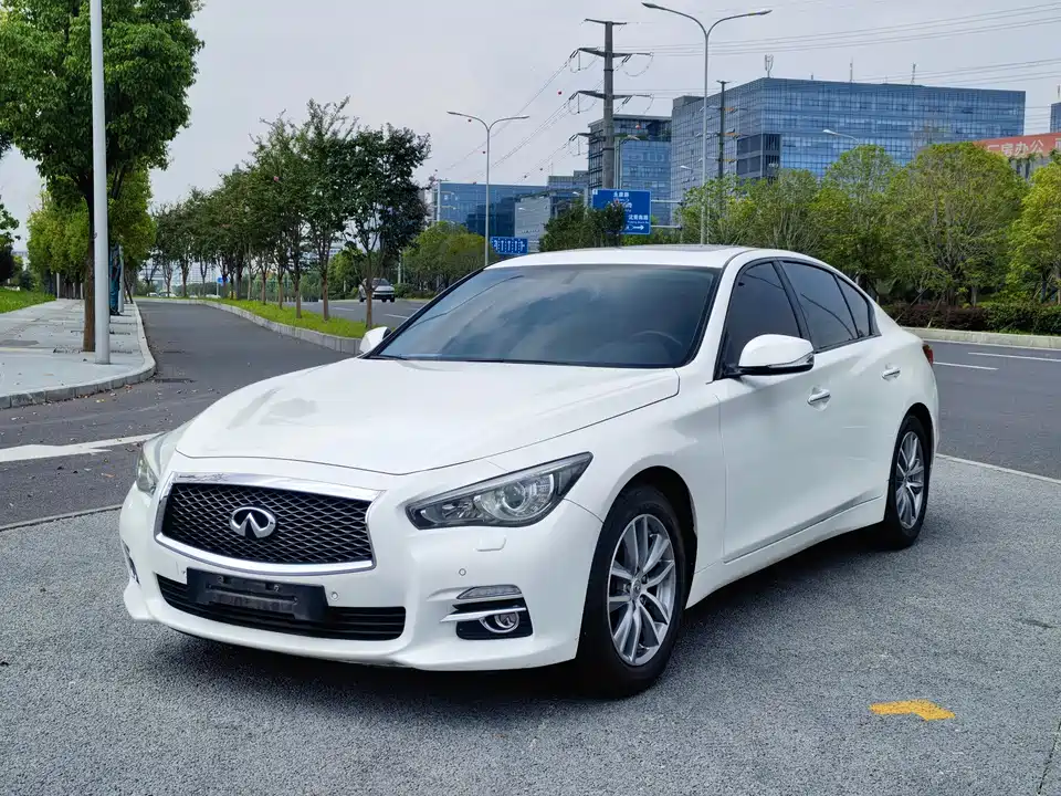 Infiniti Q50