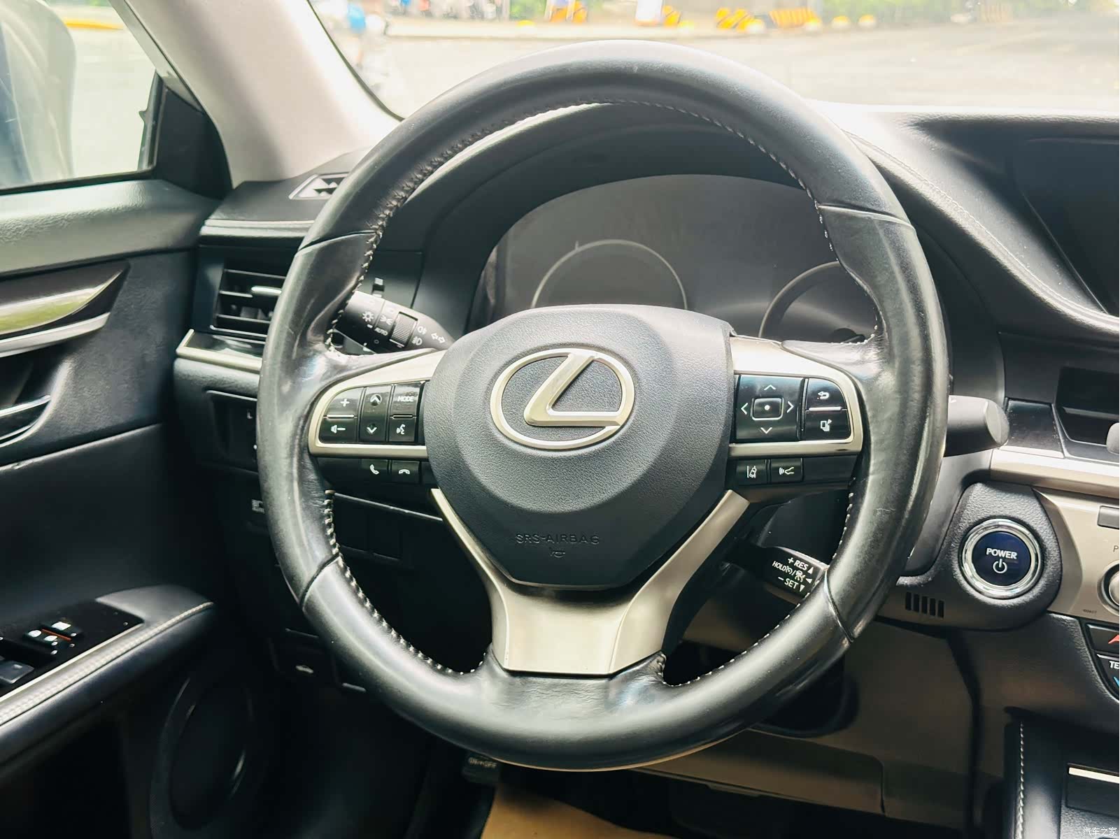 Lexus ES, 2018 25