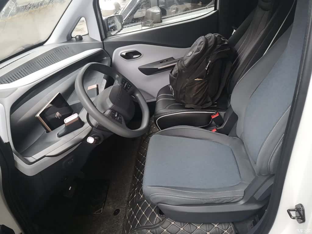 Wuling E200, 2020 15