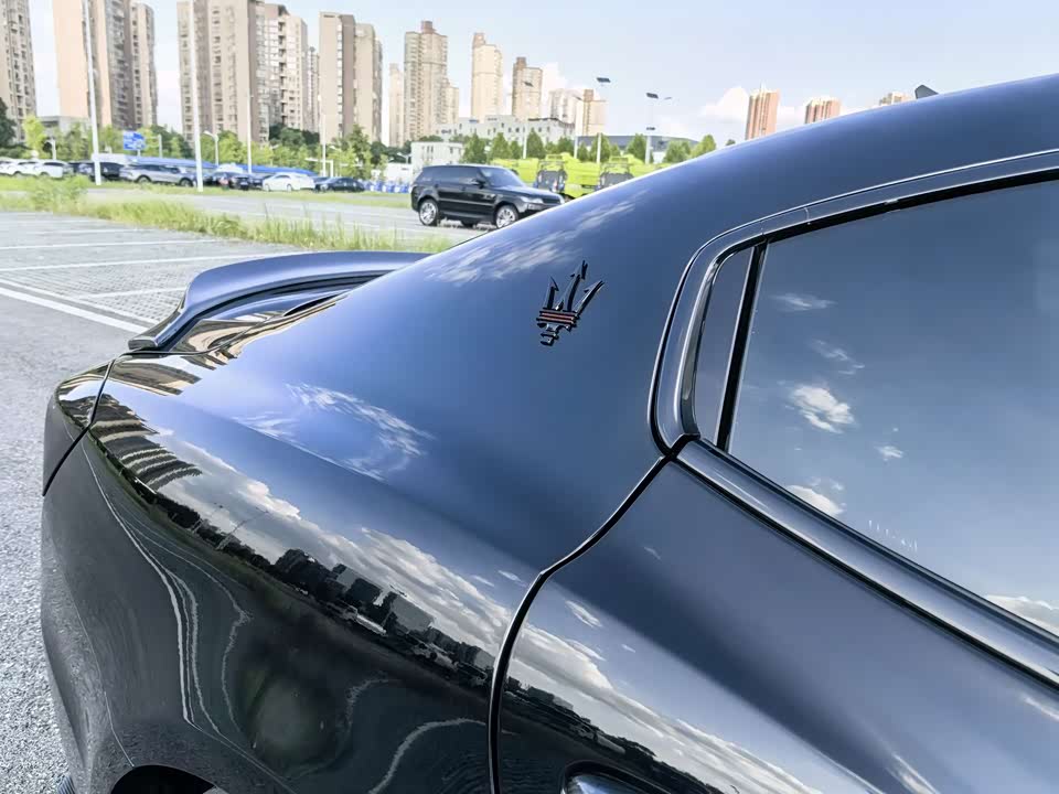 Maserati Ghibli Maserati Ghibli