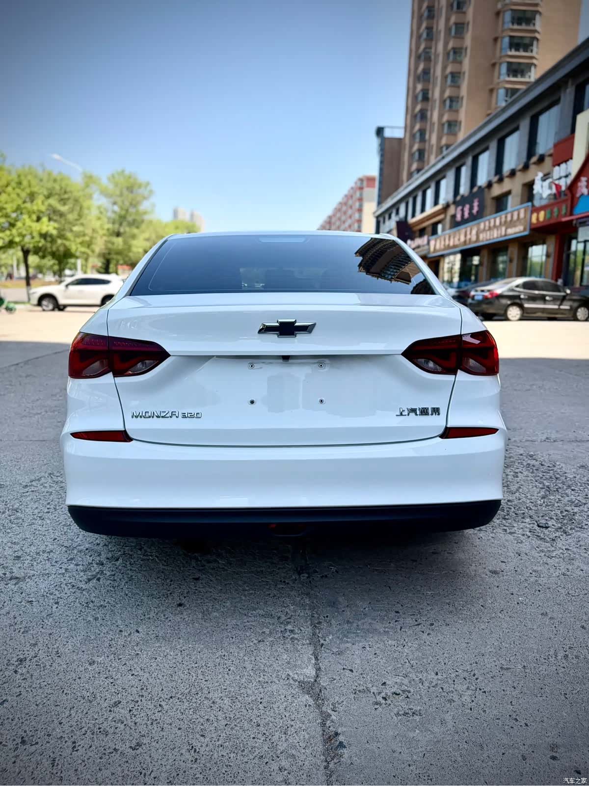 Chevrolet 320, 2022 все фото
